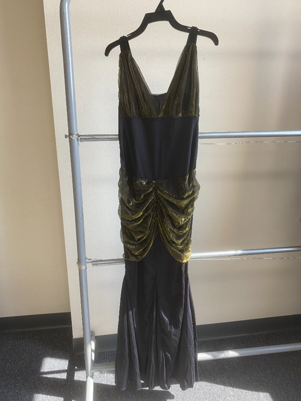 Cleopatra Adult Costume (Large 10-12) - Picture 5 of 6